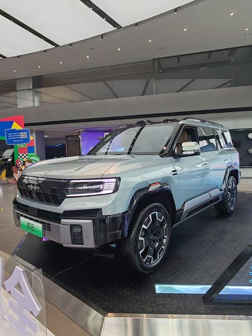 佛山273比亚迪方程豹硬派越野的爆款，英菲尼迪35周年与你共成长